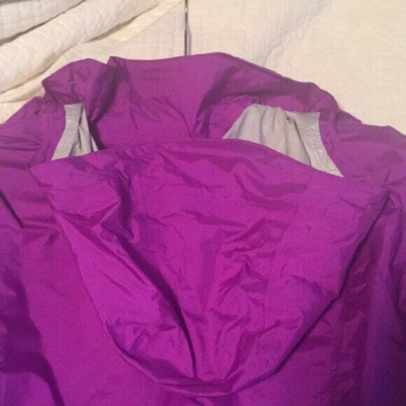 Marmot Purple Lightweight Rain Jacket - Picture 6 of 8